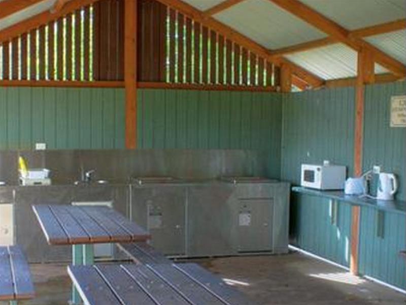 Lakes And Craters Holiday Park キャンパーダウン エクステリア 写真